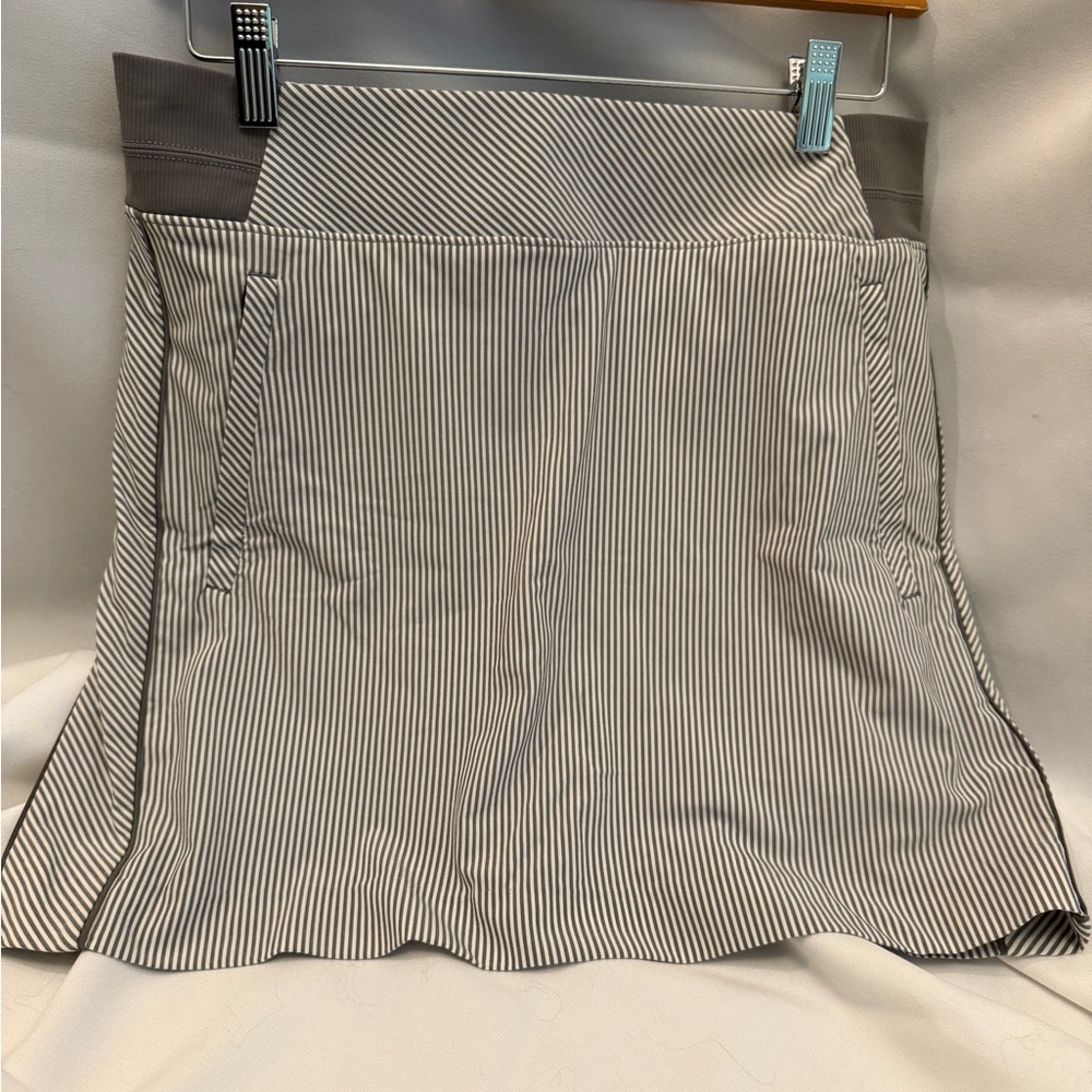 Athleta Gray and Cream Stripe Soho Skort